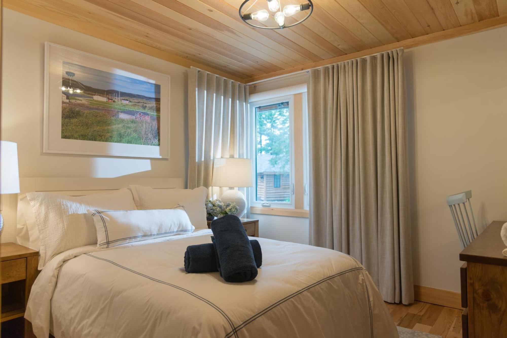 Отель Haliburton Post House Minden Экстерьер фото